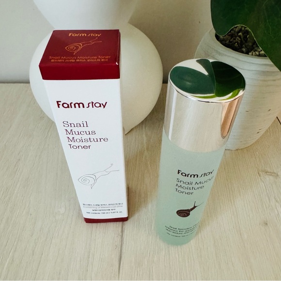 FARMSTAY Snail Mucus Moisture Toner 150ml/5.07 fl. oz - Picture 16 of 16